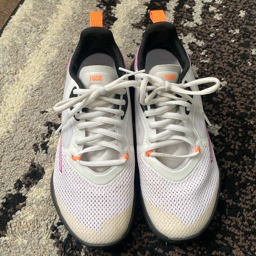 EUC Puma Fuse sneakers.